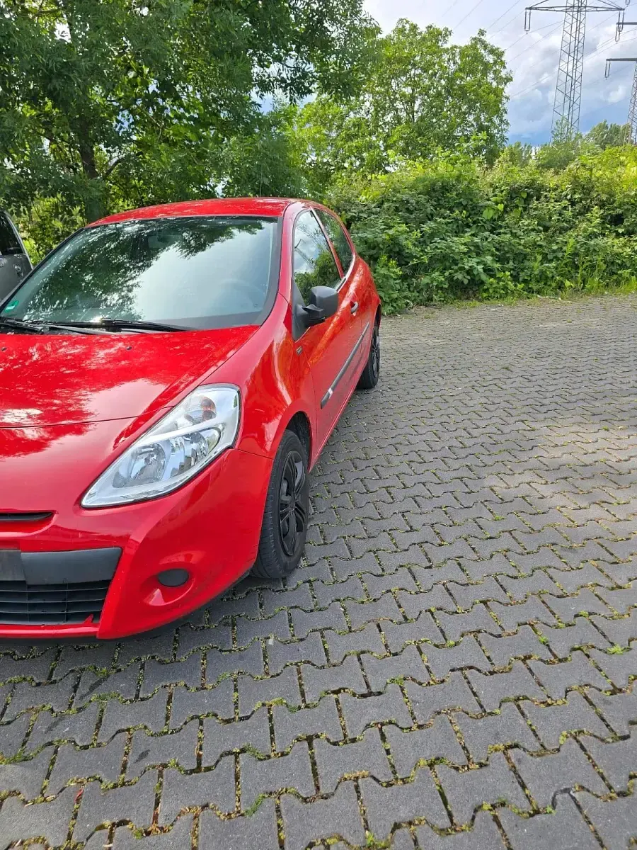 Gebraucht Renault Clio 75 PS (55 kW) 2012 Rot Kleinwagen