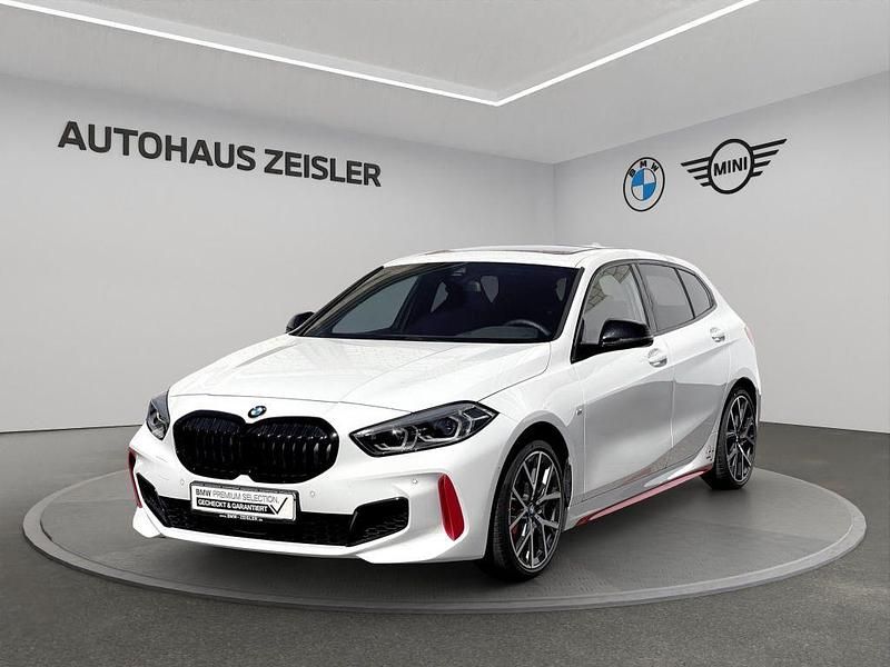 Weiß Gebraucht 2024 BMW 128 Performance Limousine | 35.580 € (Fairer Preis) - Bild 1/4