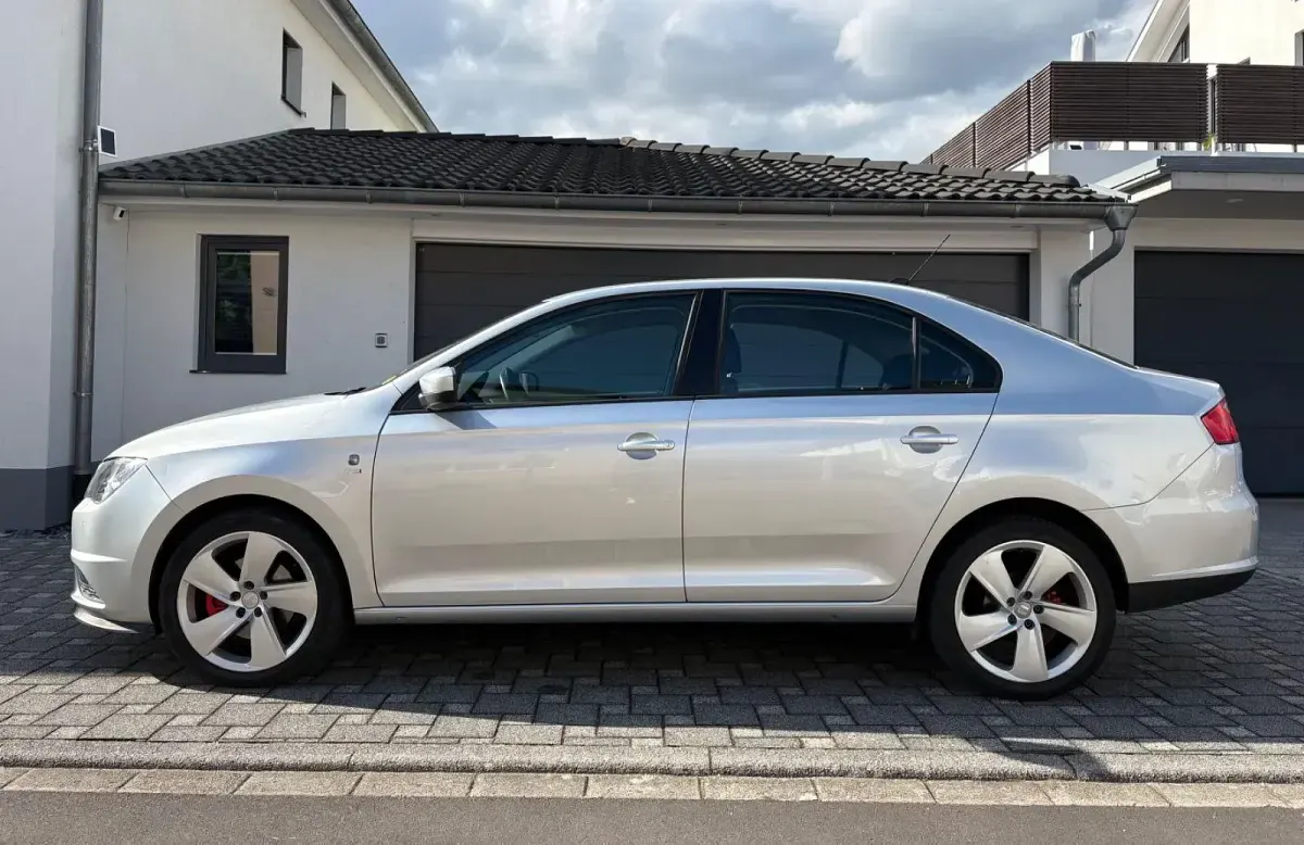 Gebraucht Seat Toledo Style 105 PS (77 kW) 2013 Silber Kleinwagen