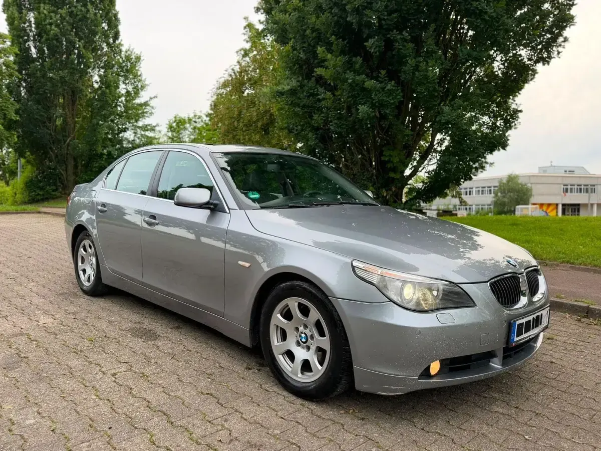 Gebraucht BMW 525 177 PS (130 kW) 2006 Grau Limousine