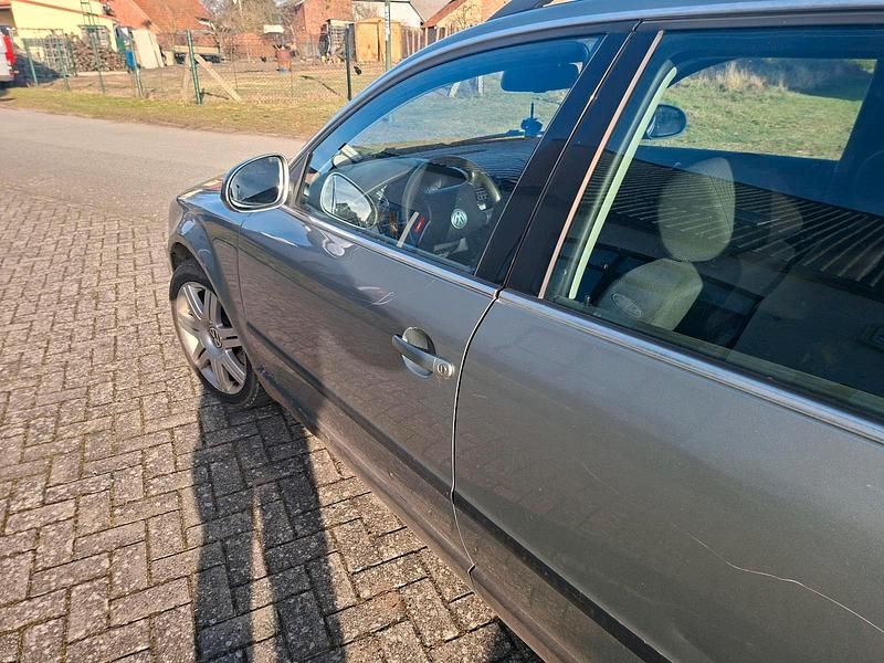 Gebraucht VW Passat 136 PS (100 kW) 2005 Grau Kombi