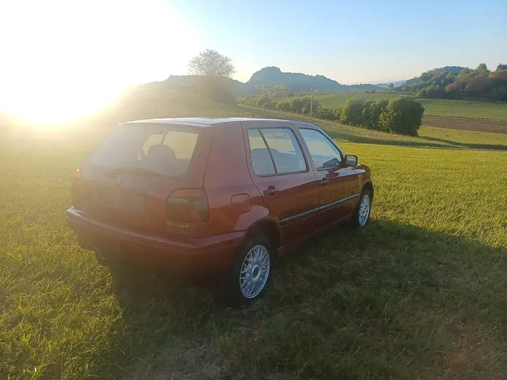 Brugt VW Golf III 90 HK (66 kW) 1996 Rød Sedan
