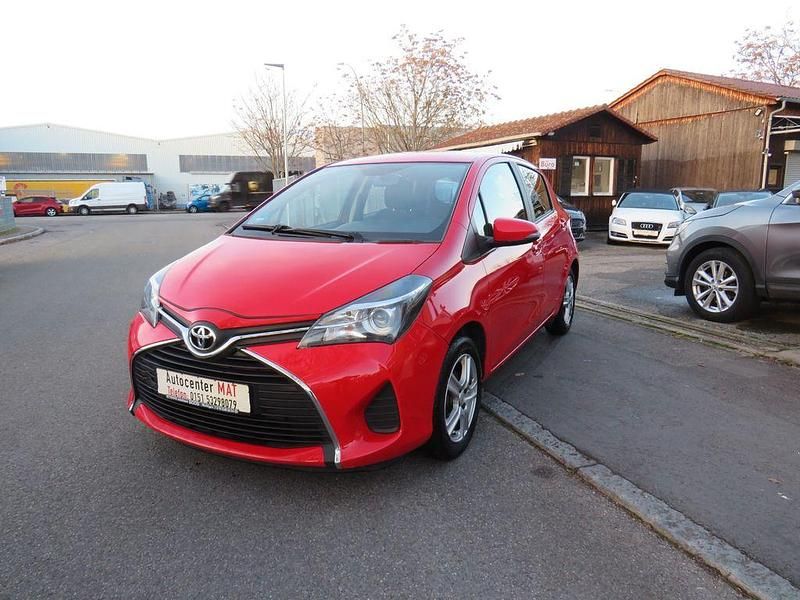 Gebraucht Toyota Yaris Comfort 99 PS (72 kW) 2016 Rot Limousine