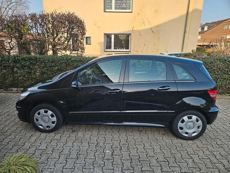 Gebraucht Mercedes B180 109 PS (80 kW) 2007 Schwarz Van / Kleinbus