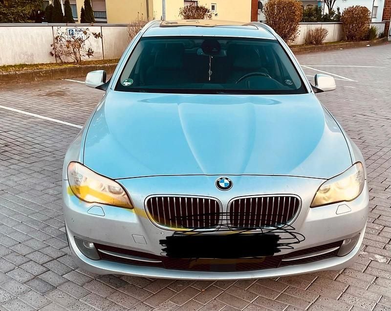 Silber Gebraucht 2011 BMW 535 Kombi | 11.000 € (Guter Preis) - Bild 1/4