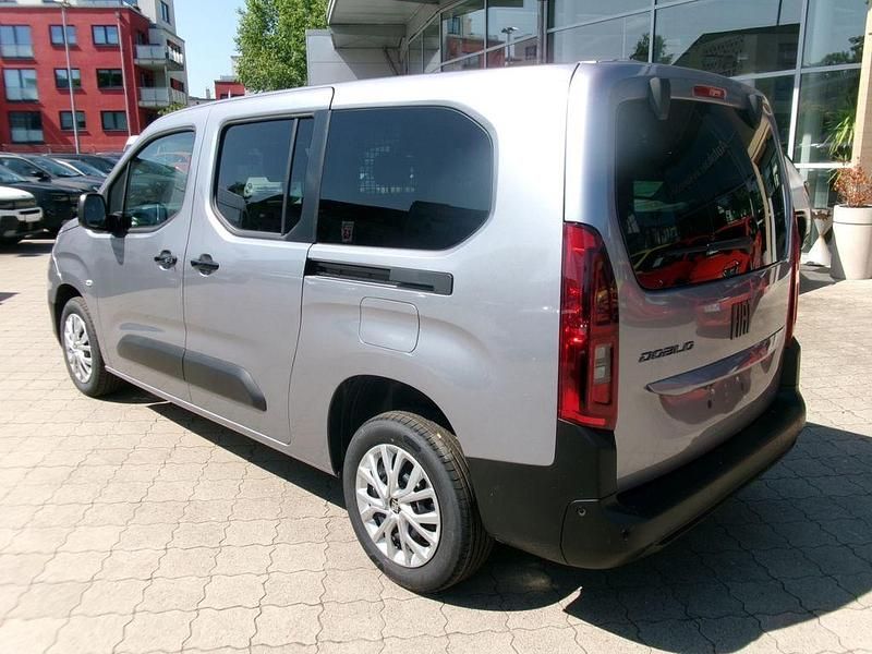 Neu Fiat Doblò 131 PS (96 kW) 2025 Grau Van / Kleinbus