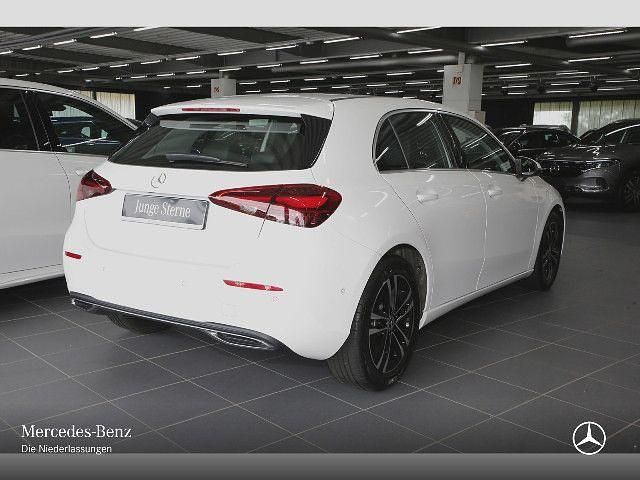 Weiß Gebraucht 2024 Mercedes A200 Advanced Limousine | 28.490 € (Fairer Preis) - Bild 1/4