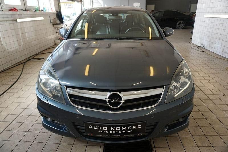 Grau Gebraucht 2008 Opel Vectra Cosmo Limousine | 3.700 € (Fairer Preis) - Bild 1/4