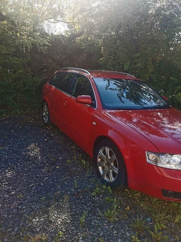 Rot Gebraucht 2002 Audi A4 Sport Kombi | 1.050 € (Fairer Preis) - Bild 1/4