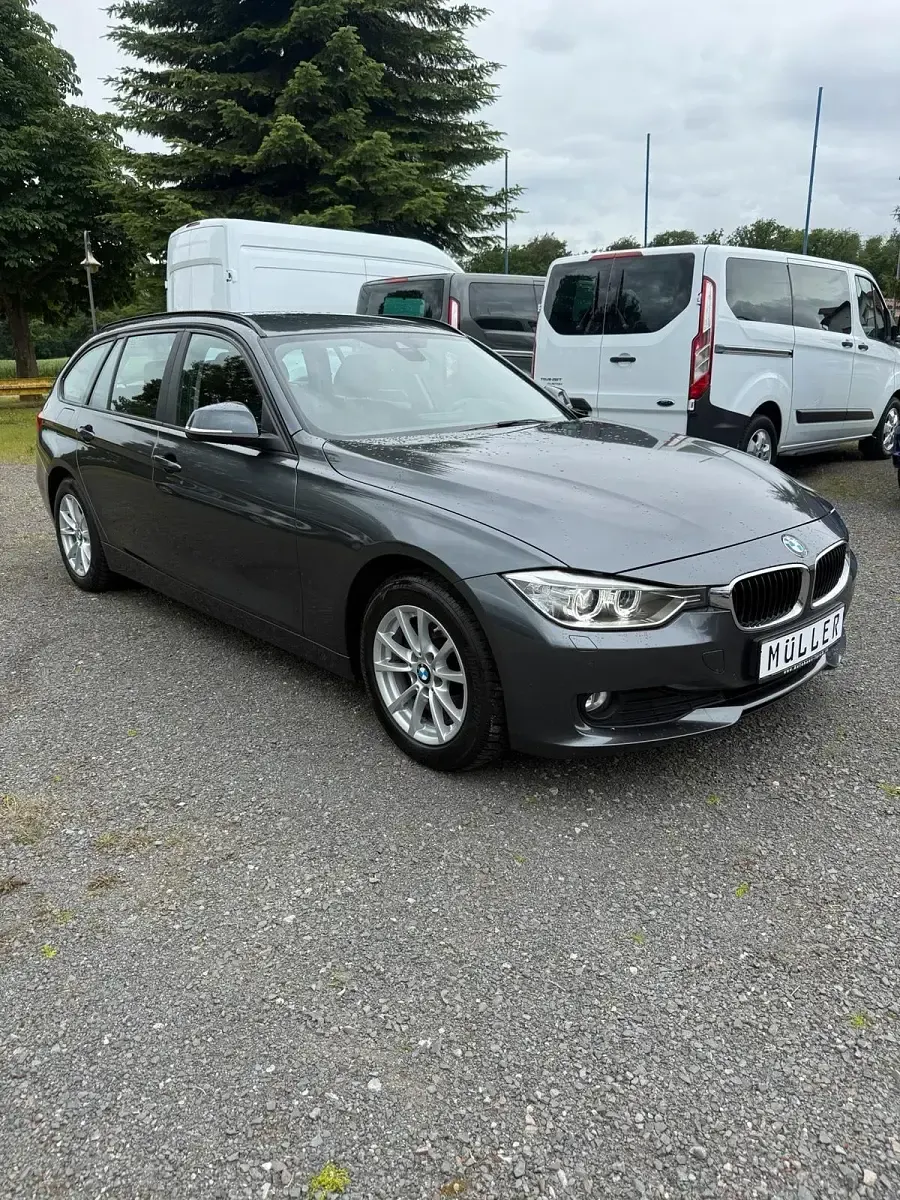 Gebraucht BMW 318 143 PS (105 kW) 2015 Grau Kombi