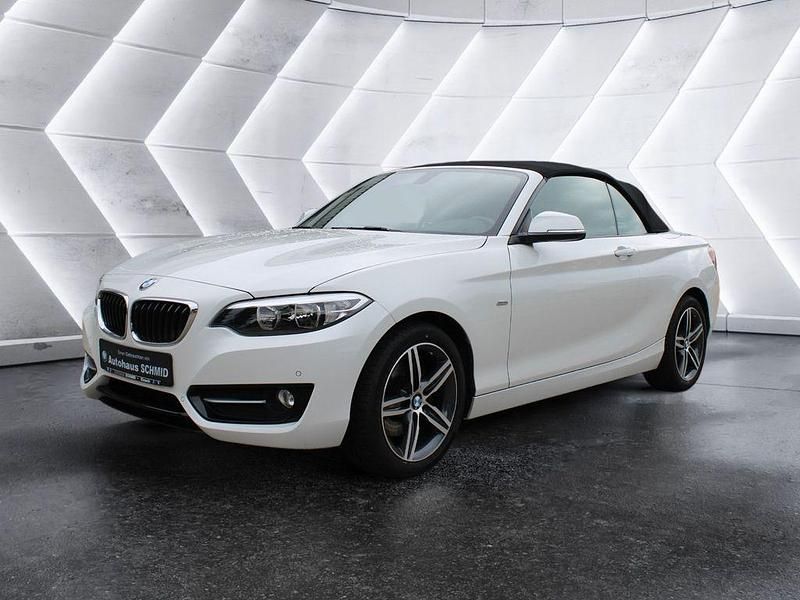 Weiß Gebraucht 2016 BMW 220 Sport Line Cabrio | 18.900 € (Fairer Preis) - Bild 1/4