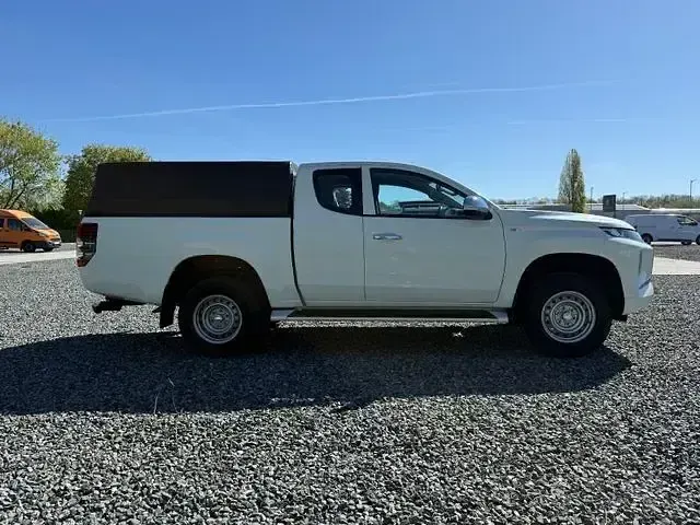 Gebraucht Mitsubishi L200 Basis 150 PS (110 kW) 2020 Weiß Pickup