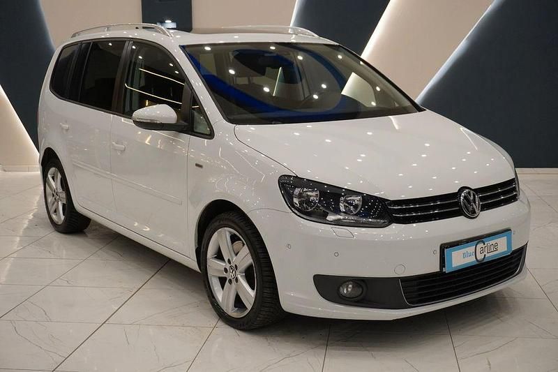 Gebraucht VW Touran Life 140 PS (102 kW) 2014 Weiß Van / Kleinbus