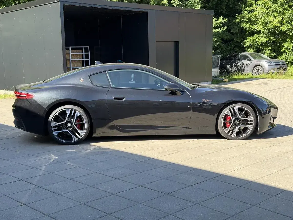 Gebraucht Maserati Granturismo 567 kW (771 PS) 2025 Absolute black Coupé