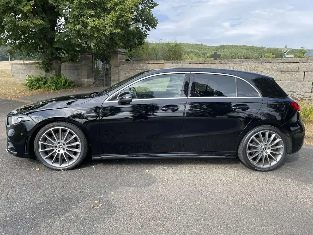 Gebraucht Mercedes A250 AMG line 224 PS (164 kW) 2019 Schwarz Limousine