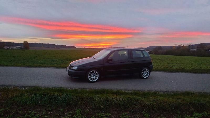 Gebraucht Alfa Romeo 145 103 PS (75 kW) 1996 Schwarz Kleinwagen