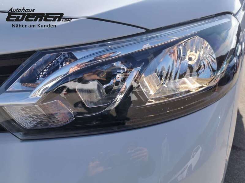 Gebraucht Toyota Proace 144 PS (105 kW) 2023 Weiss Van / Kleinbus