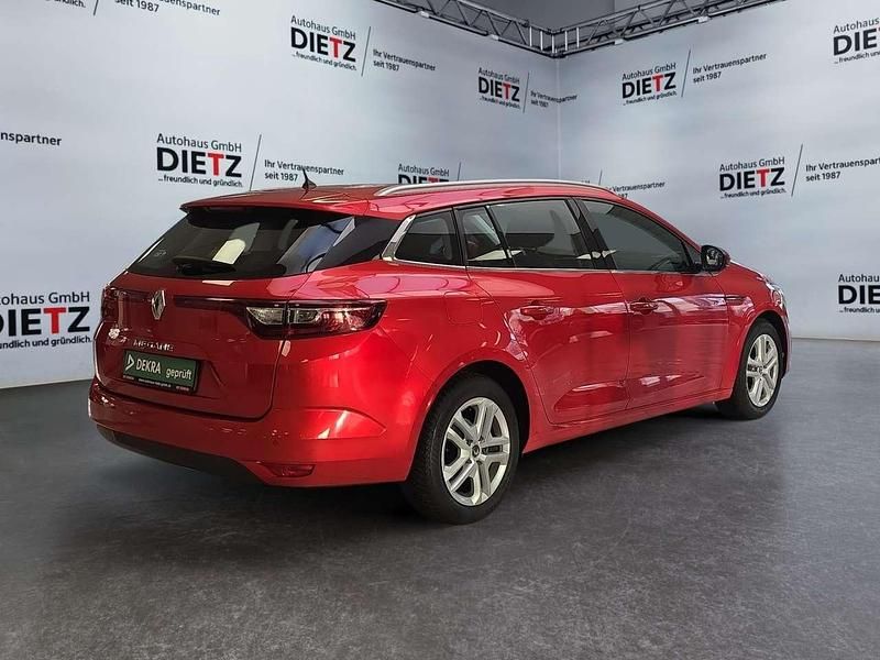 Gebraucht Renault Mégane GrandTour Business 132 PS (97 kW) 2017 Rot Kombi