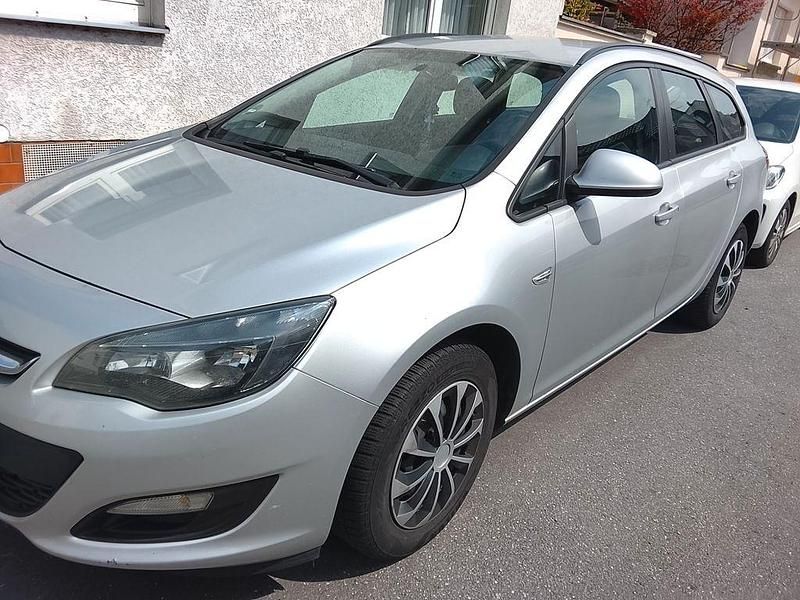 Silber Gebraucht 2014 Opel Astra Eco Limousine | 2.990 € (Guter Preis) - Bild 1/4