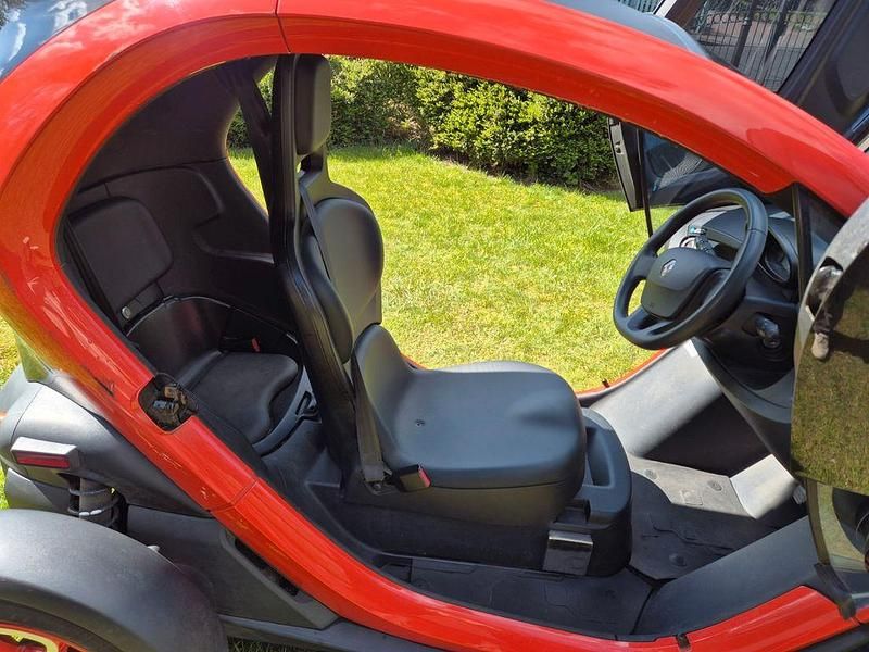 Gebraucht Renault Twizy 13 kW (18 PS) 2021 Schwarz Kleinwagen