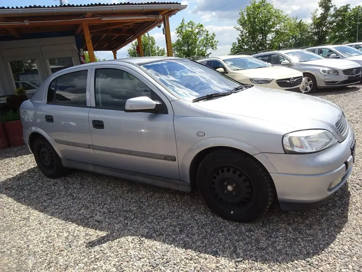 Usado Opel Astra Selection 101 HP (74 kW) 2001 Cinzento Sedan