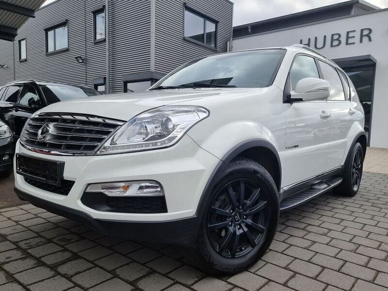 Weiß Gebraucht 2018 Ssangyong Rexton SUV | 15.900 € (Superpreis) - Bild 1/4