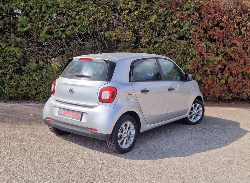 Second-hand Smart ForFour 71 CP (52 kW) 2018 Argintiu Hatchback