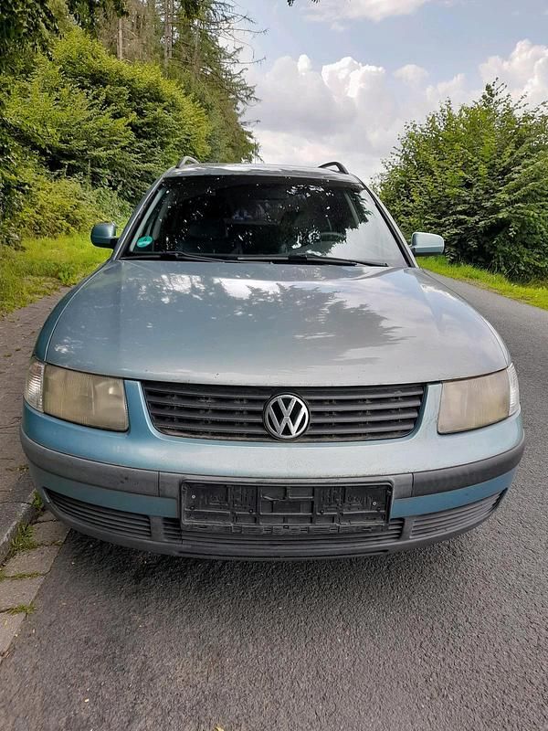 Grün Gebraucht 1998 VW Passat Kombi | 350 € (Superpreis) - Bild 1/4