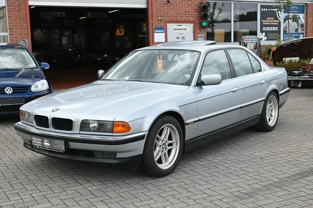 Gebraucht BMW 728 193 PS (141 kW) 1996 Silber Limousine