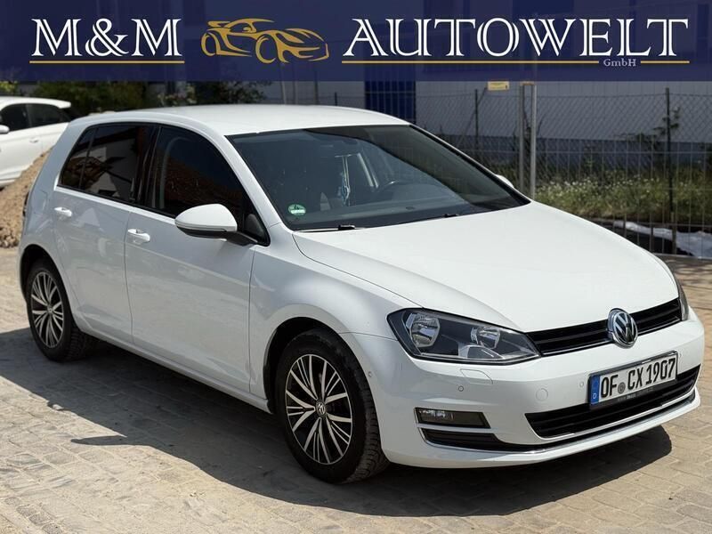 Weiß Gebraucht 2016 VW Golf VII Allstar Limousine | 14.000 € (Guter Preis) - Bild 1/4
