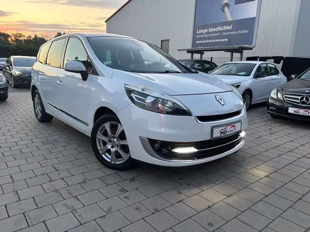 Gebraucht Renault Scénic III Bose Edition 163 PS (119 kW) 2012 Weiß Van / Kleinbus