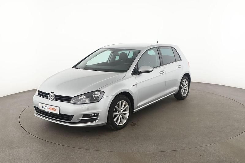 Silber Gebraucht 2016 VW Golf VII LOUNGE Limousine | 13.490 € (Fairer Preis) - Bild 1/3