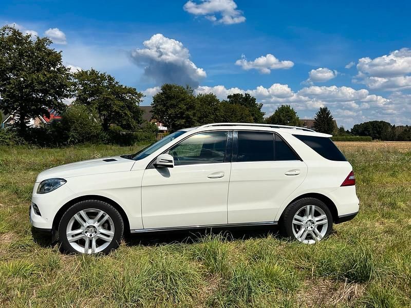 Gebraucht Mercedes ML350 258 PS (189 kW) 2013 Weiß SUV