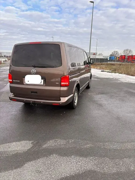 Occasion VW Multivan 140 ch (102 kW) 2010 Marron Monospace