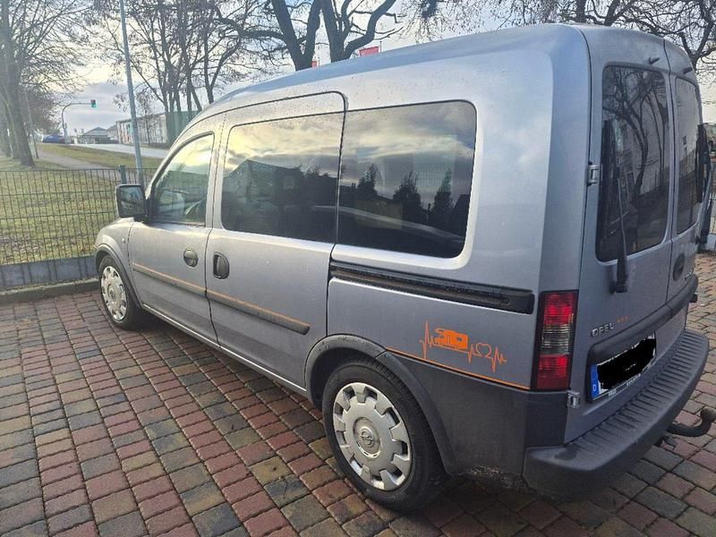 Second-hand Opel Combo 101 CP (74 kW) 2008 Argintiu Monovolum