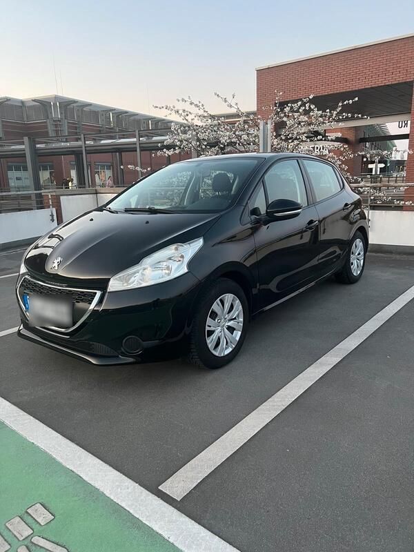 Schwarz Gebraucht 2013 Peugeot 208 Kleinwagen | 5.500 € (Fairer Preis) - Bild 1/4