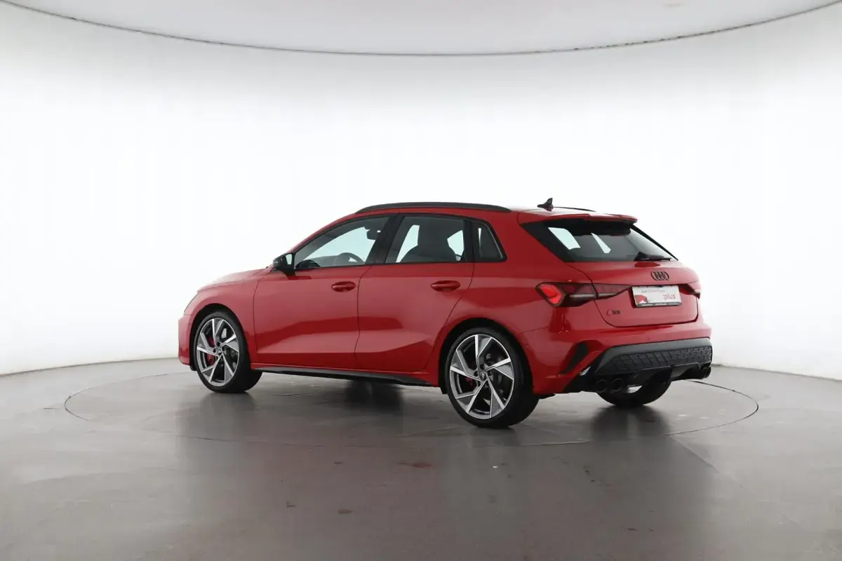 Gebraucht Audi S3 Ambiente 333 PS (244 kW) 2025 Progressivrot Limousine