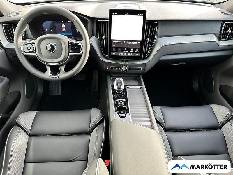 Neu Volvo XC60 Plus 455 PS (334 kW) 2025 Grau SUV
