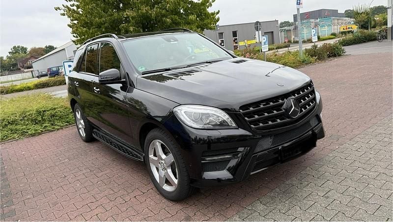 Schwarz Gebraucht 2014 Mercedes ML350 SUV | 17.300 € (Guter Preis) - Bild 1/4