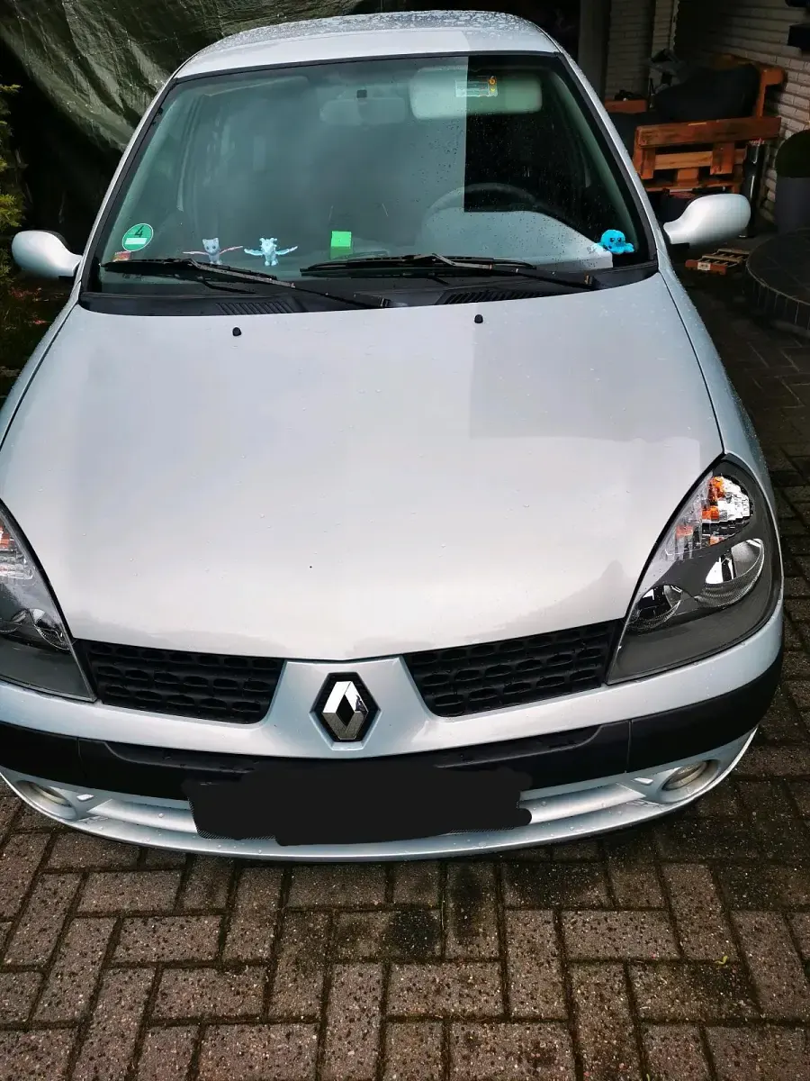 Gebraucht Renault Clio II 75 PS (55 kW) 2001 Silber Kleinwagen