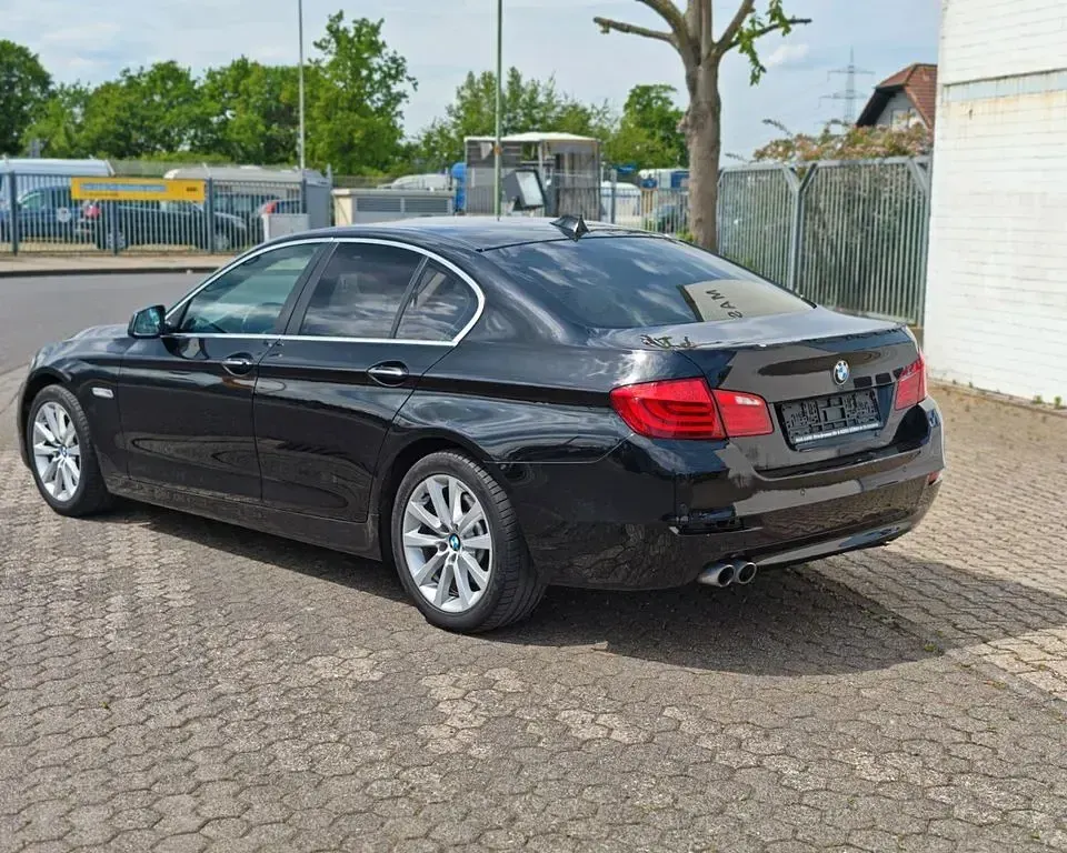 Second-hand BMW 520 184 CP (135 kW) 2013 Negru Berlinǎ