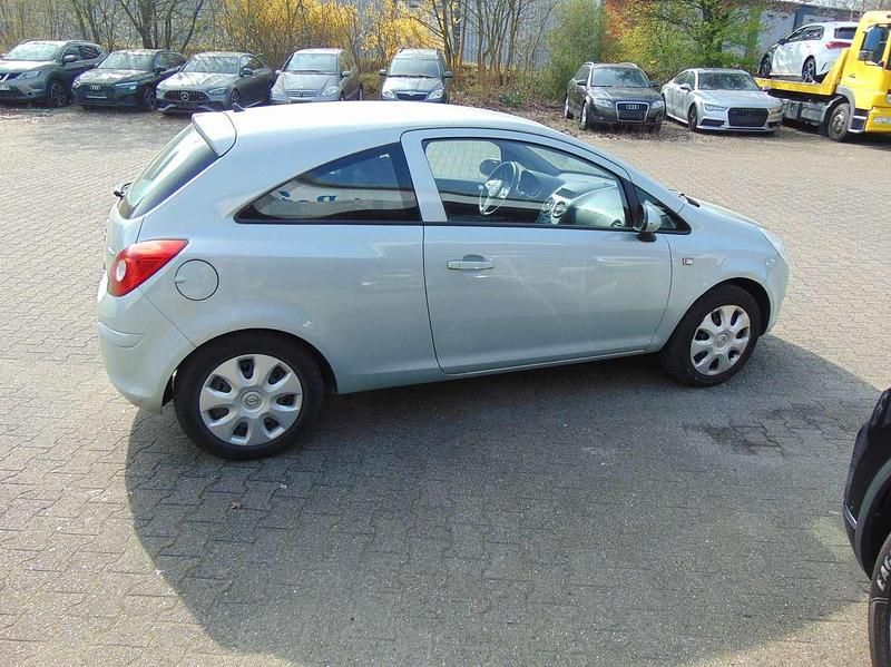 Gebraucht Opel Corsa Edition 60 PS (44 kW) 2009 Silber Kleinwagen