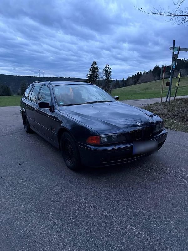 Gebraucht BMW 520 150 PS (110 kW) 1998 Blau Kombi