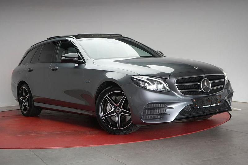 Grau Gebraucht 2019 Mercedes E300 AMG Limousine | 30.490 € (Guter Preis) - Bild 1/4