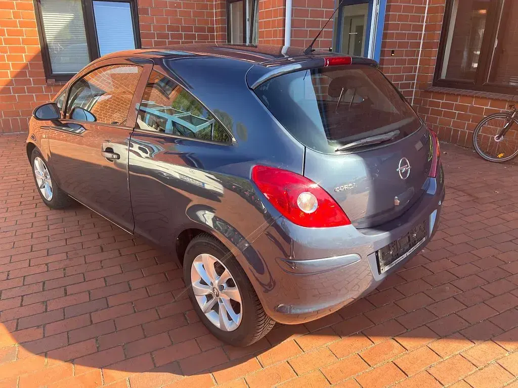 Używany Opel Corsa Selection 80 KM (58 kW) 2009 Niebieski Hatchback