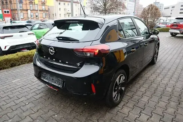 Usado Opel Corsa-e 100 kW (136 HP) 2023 Preto Citadino