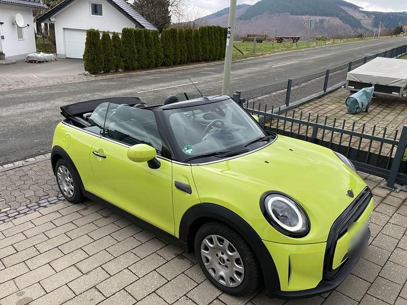 Gebraucht Mini Cooper 136 PS (100 kW) 2024 Gelb Kleinwagen