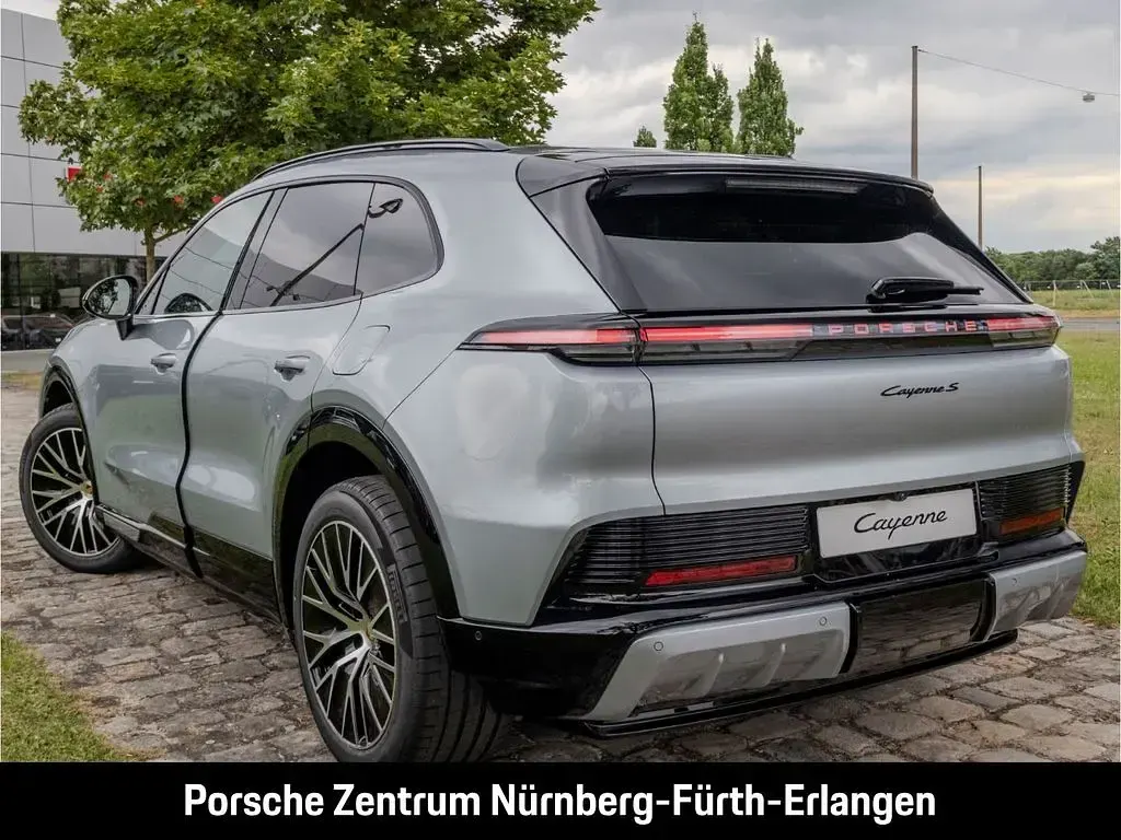Gebraucht Porsche Cayenne S Electric 489 kW (666 PS) 2026 Silber SUV