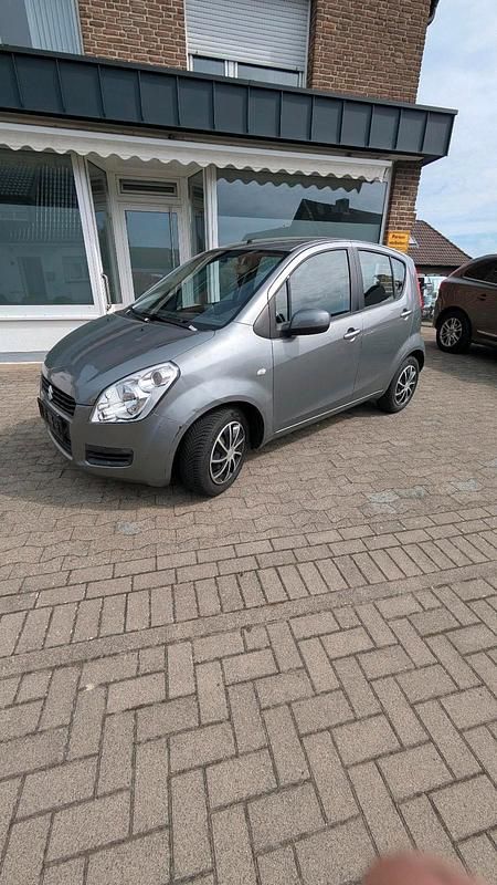 Gebraucht Suzuki Splash 48 PS (35 kW) 2011 Blau Kleinwagen