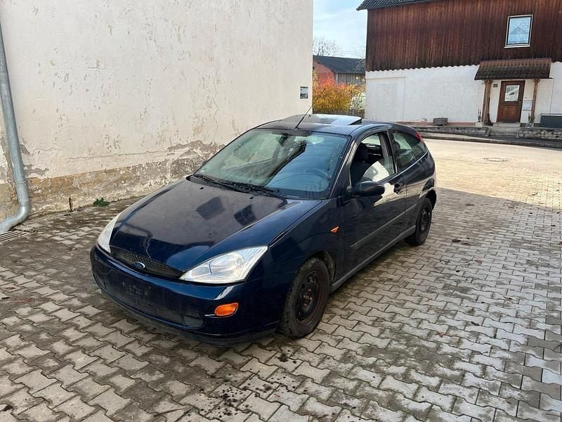 Blau Gebraucht 1999 Ford Focus Zetec Kleinwagen | 700 € (Superpreis) - Bild 1/4